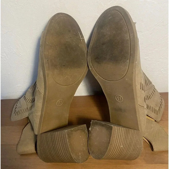 Universal Thread Edwina Open Toe Block Heel Booties Taupe Color Women's sz 11 - Picture 7 of 10